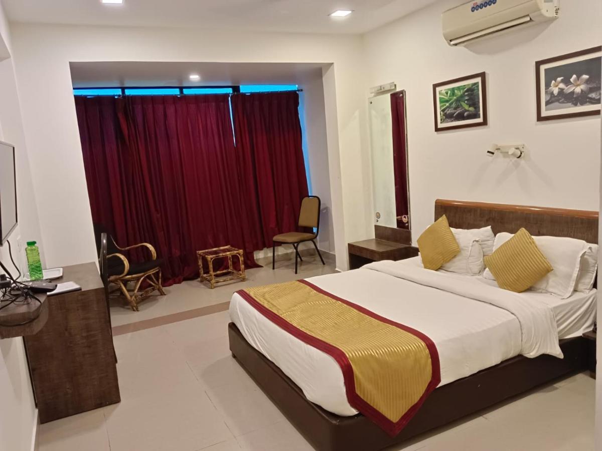 Boshan Hotels Mapusa Extérieur photo