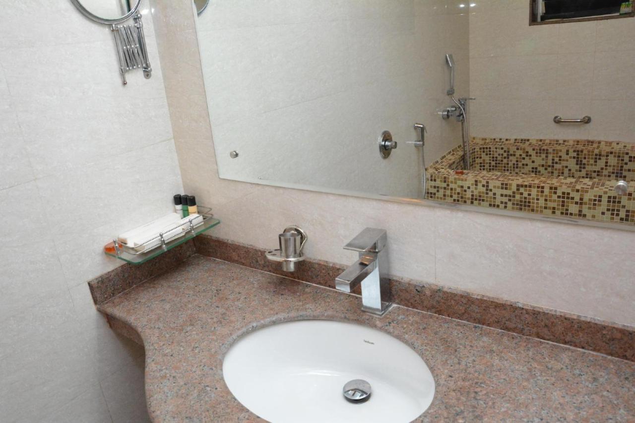 Boshan Hotels Mapusa Extérieur photo