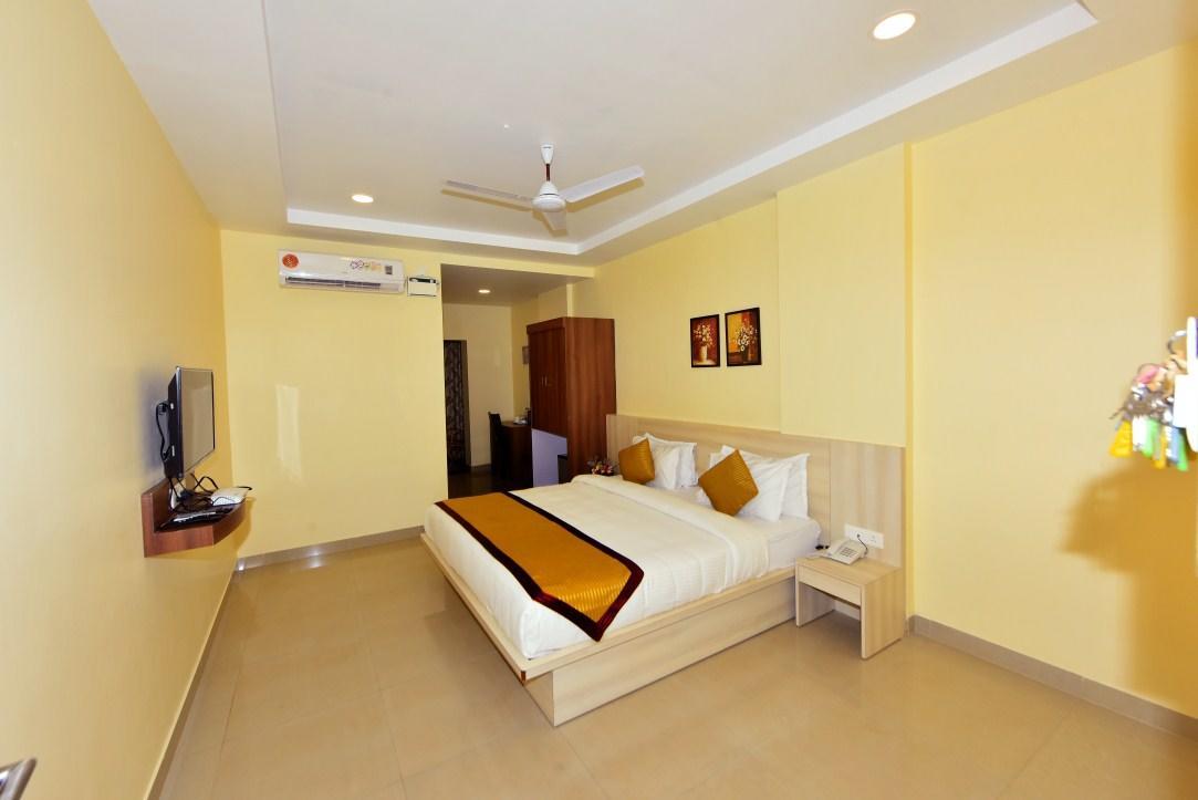 Boshan Hotels Mapusa Extérieur photo