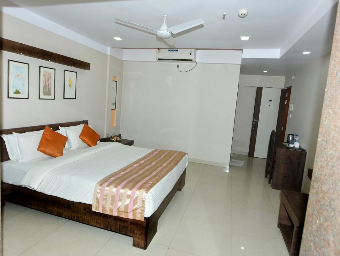 Boshan Hotels Mapusa Extérieur photo