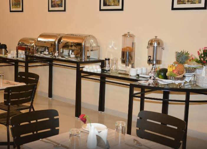 Boshan Hotels Mapusa Extérieur photo
